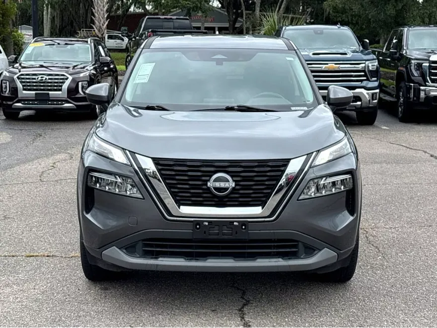 2023 Nissan Rogue SV photo 1