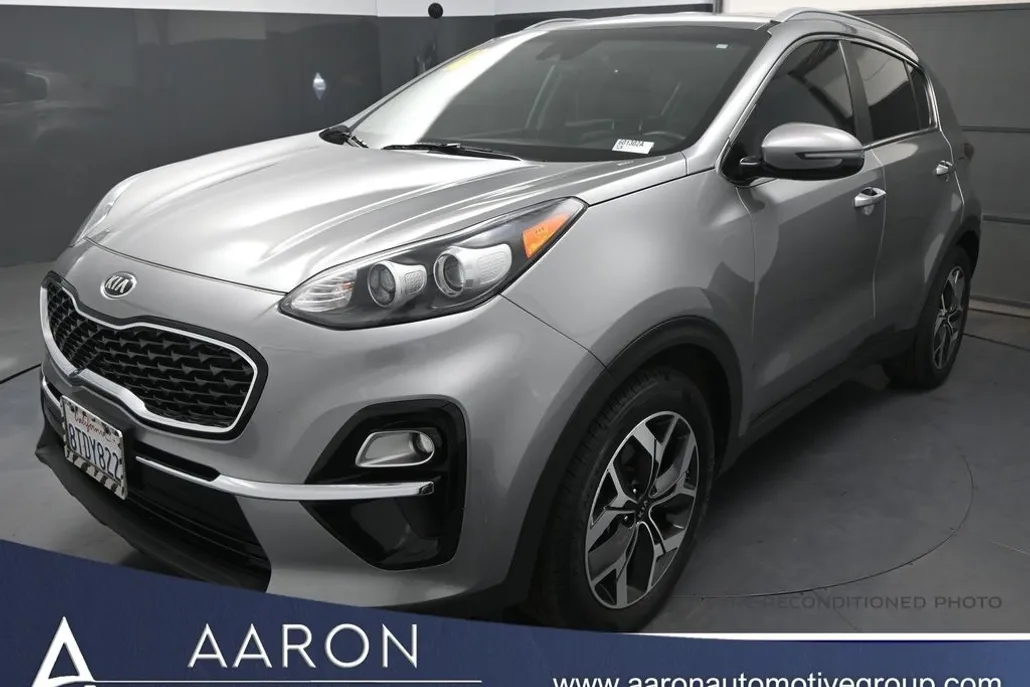 2021 Kia Sportage EX photo 1