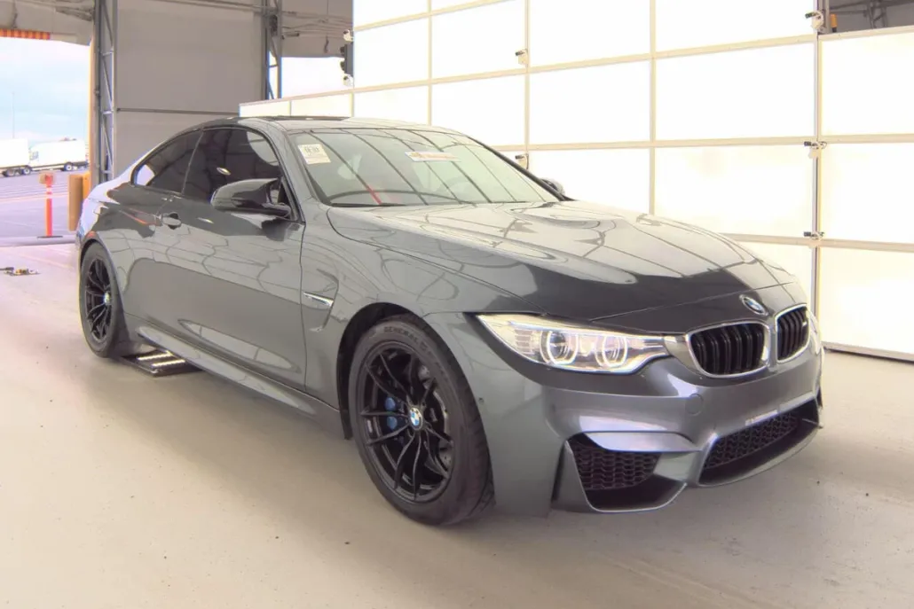 2015 Bmw M4 Coupe photo 1