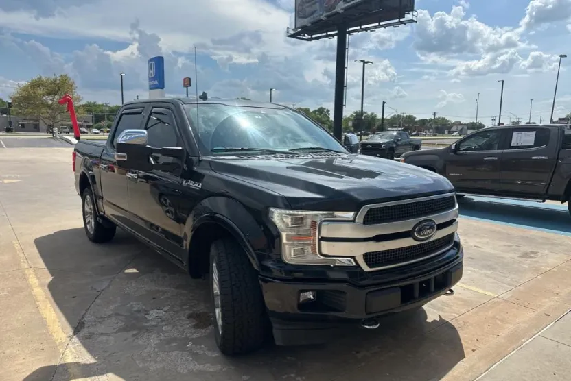 2018 Ford F-150 Platinum photo 1