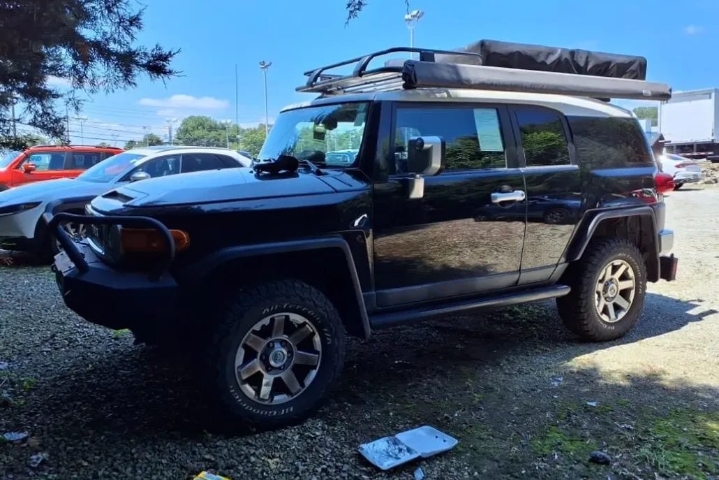 2014 Toyota FJ Cruiser Base photo 1