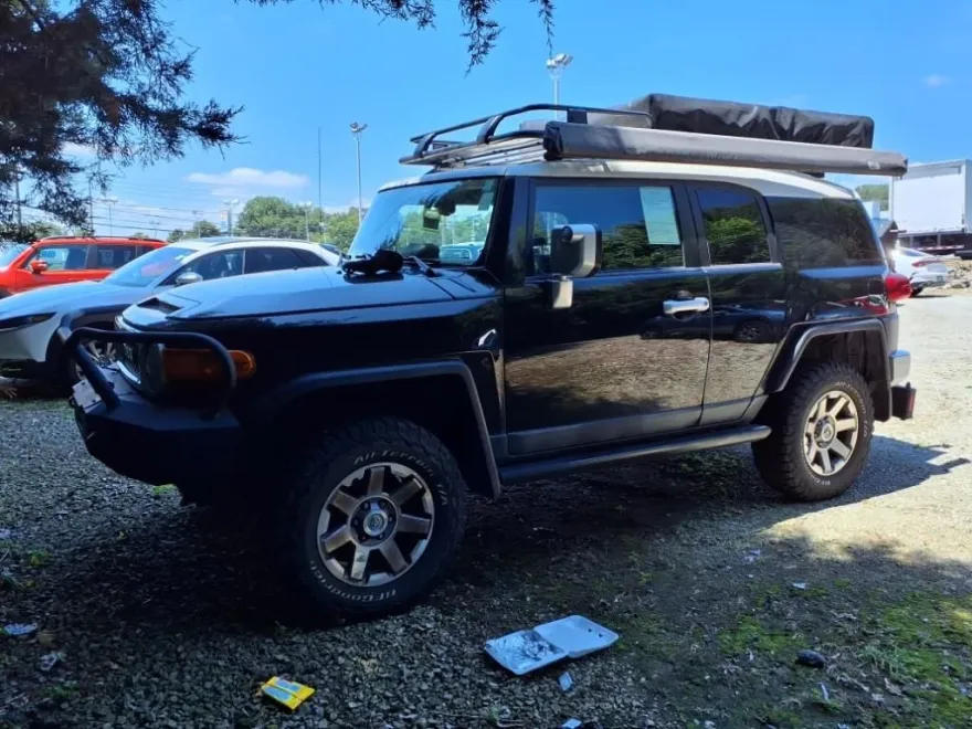 2014 Toyota FJ Cruiser Base photo 1