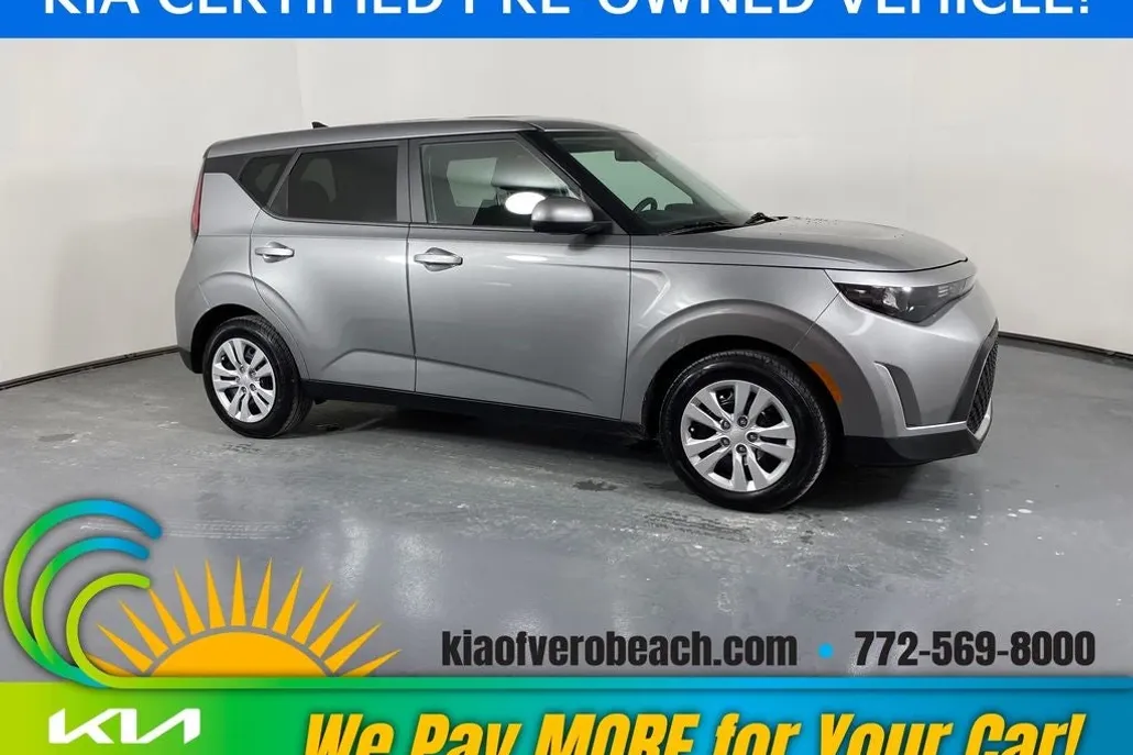 2023 Kia Soul LX photo 1