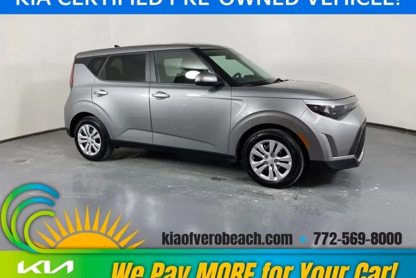 2023 Kia Soul LX photo 1