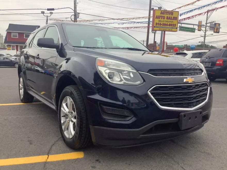 2017 Chevrolet Equinox LS photo 1