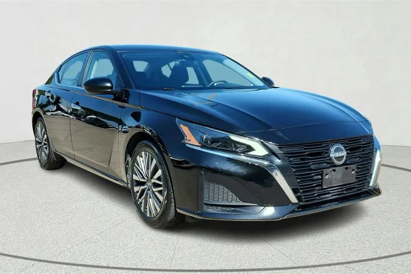 2023 Nissan Altima 2.5 SV photo 1