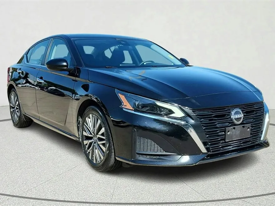 2023 Nissan Altima 2.5 SV photo 1