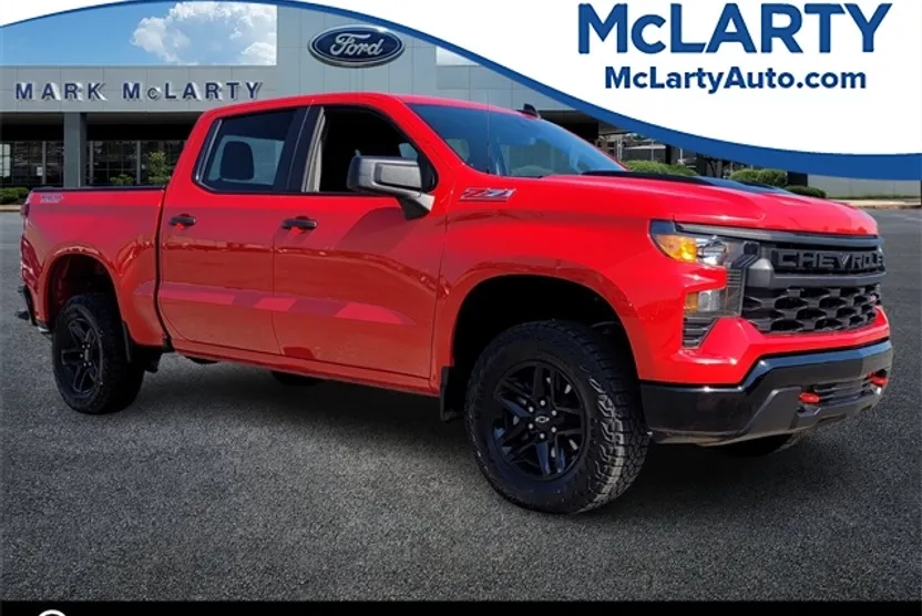 2023 Chevrolet Silverado 1500 Custom Trail Boss photo 1
