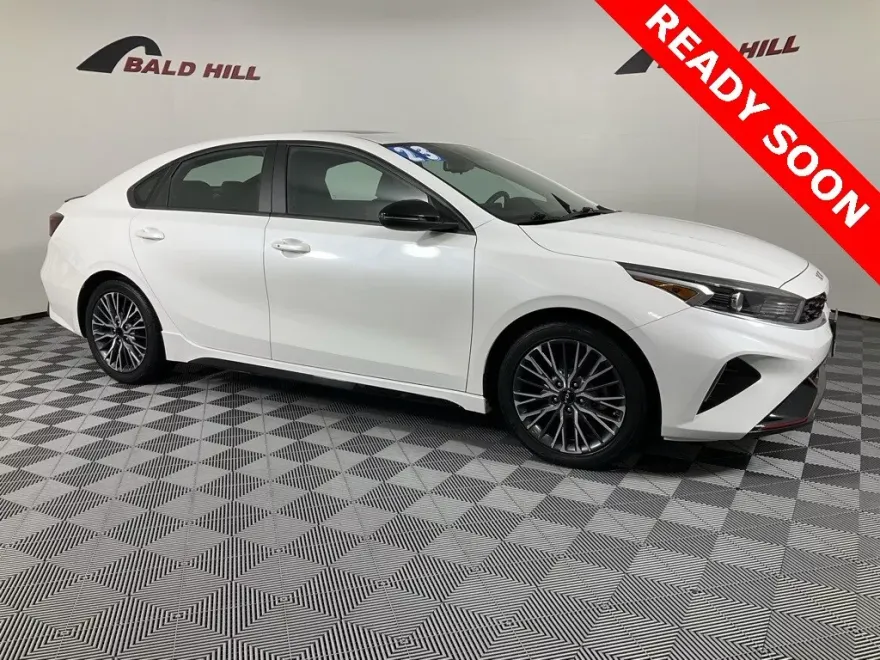 2023 Kia Forte GT-Line photo 1