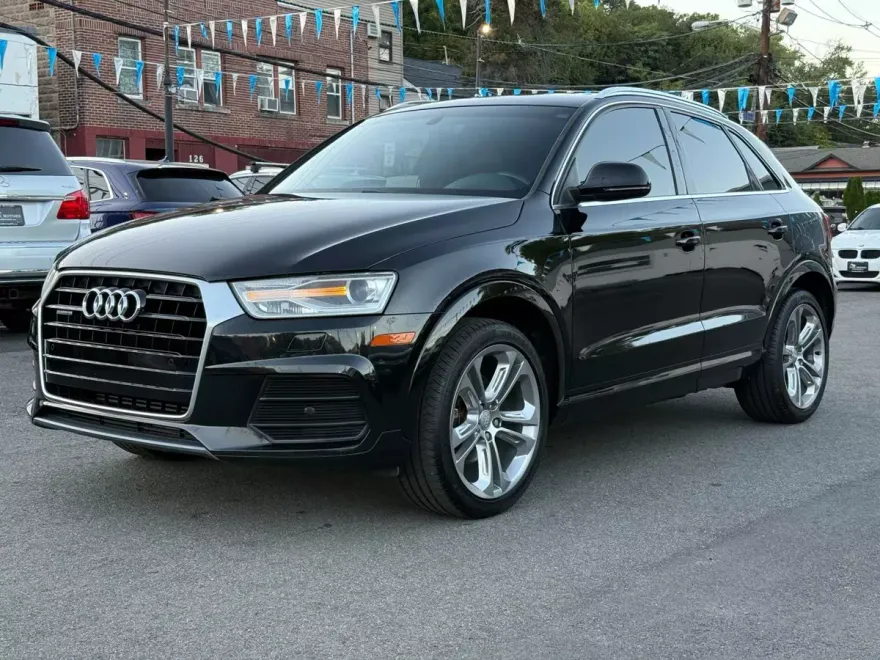 2016 Audi Q3 Premium Plus photo 1