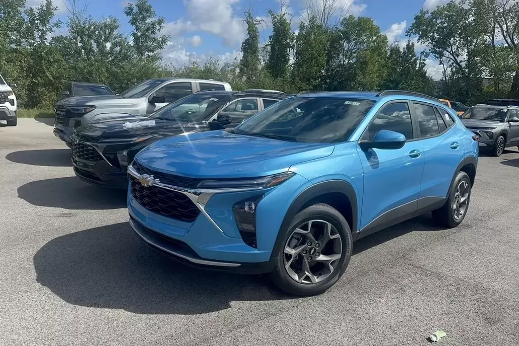 2025 Chevrolet Trax photo 1