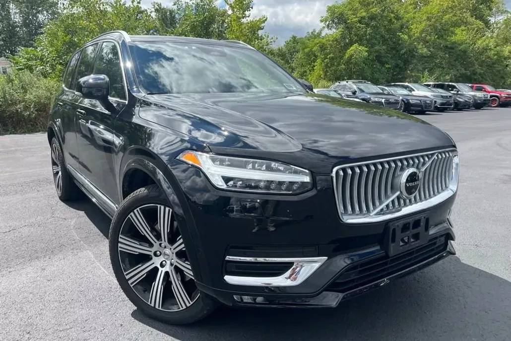 2023 Volvo XC90 AWD Ultimate photo 1