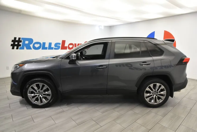 2020 Toyota RAV4 XLE Premium photo 1