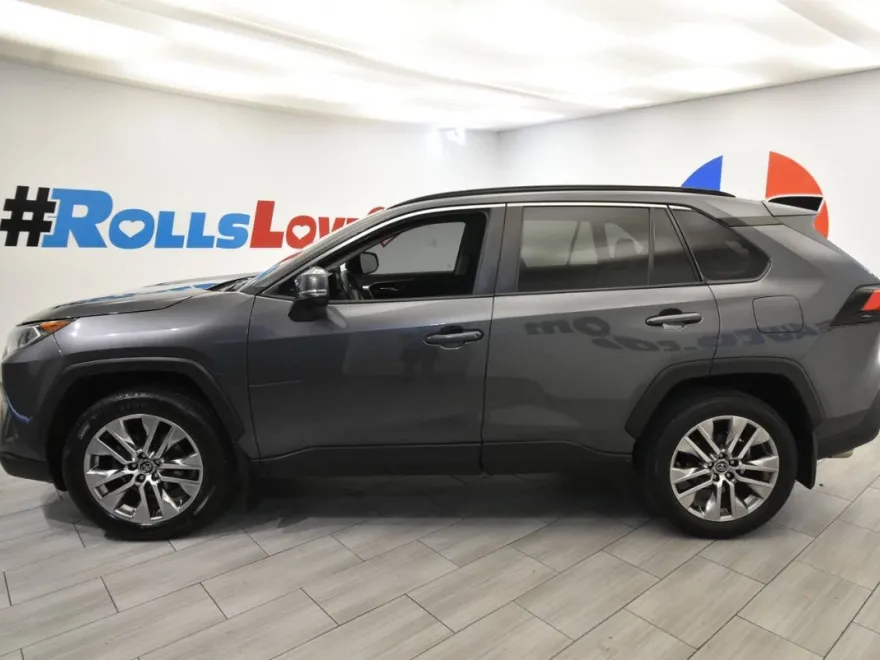 2020 Toyota RAV4 XLE Premium photo 1