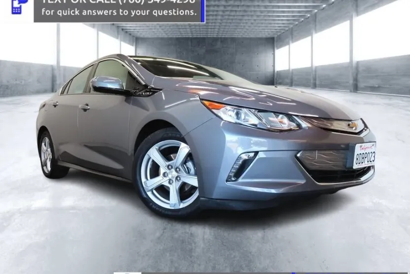 2018 Chevrolet Volt LT photo 1