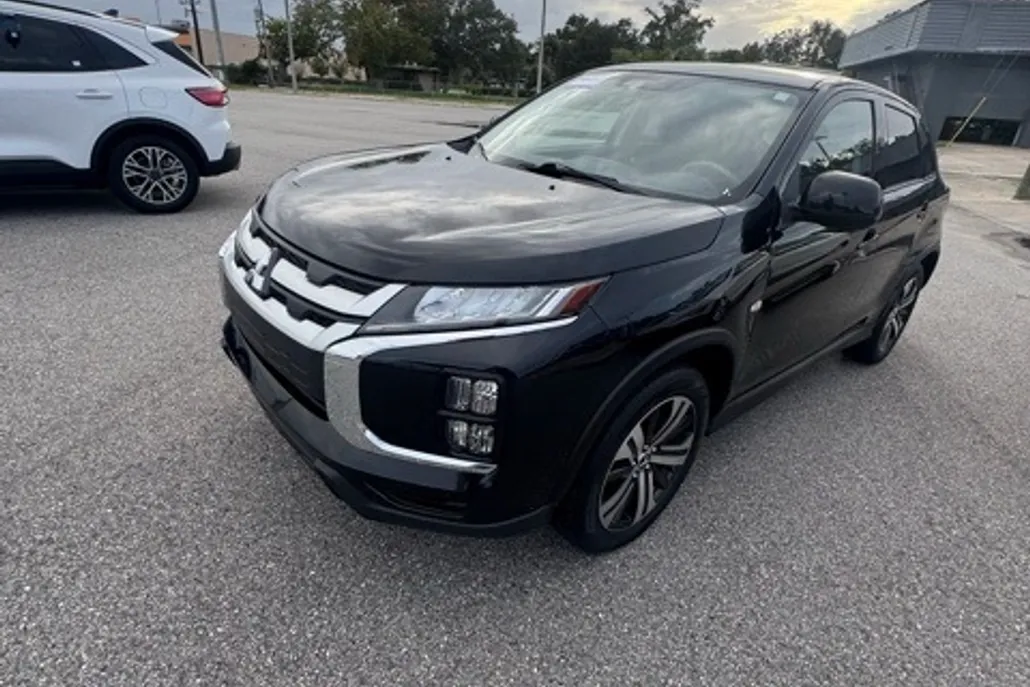 2023 Mitsubishi Outlander Sport ES photo 1