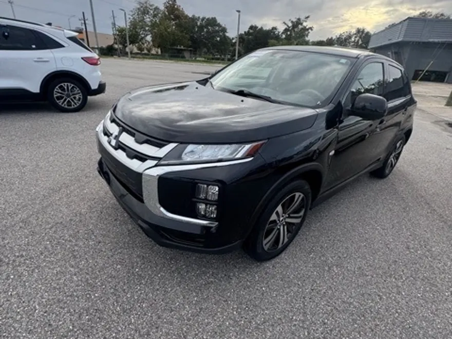 2023 Mitsubishi Outlander Sport ES photo 1