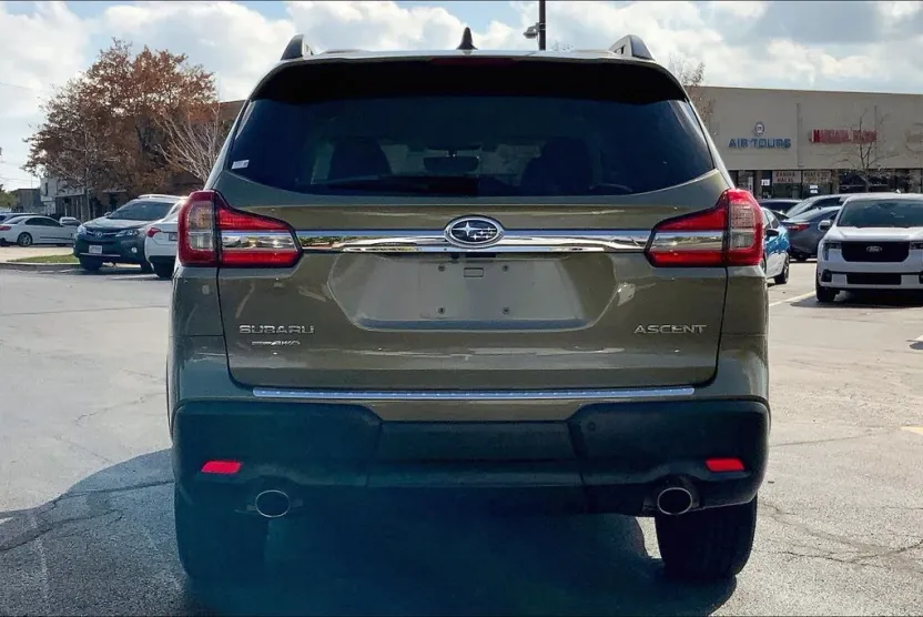 2022 Subaru Ascent Premium photo 1