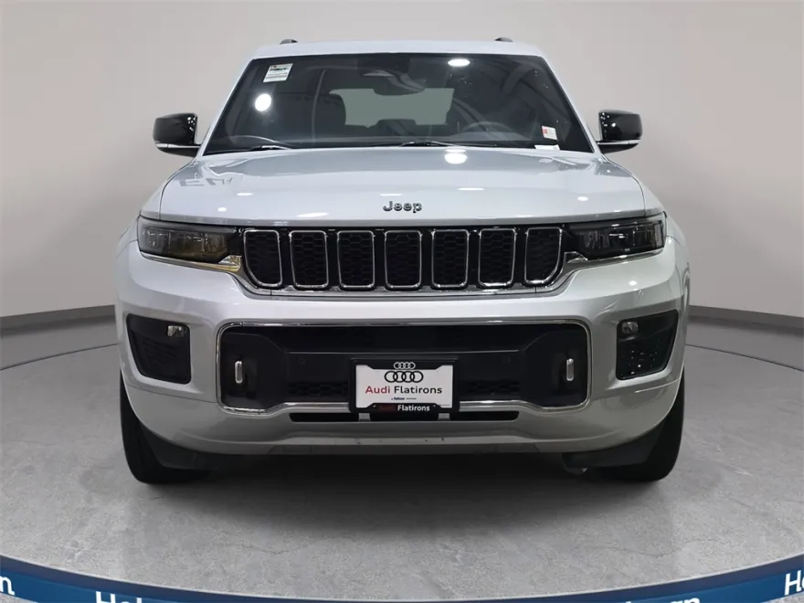 2023 Jeep Grand Cherokee Overland photo 1