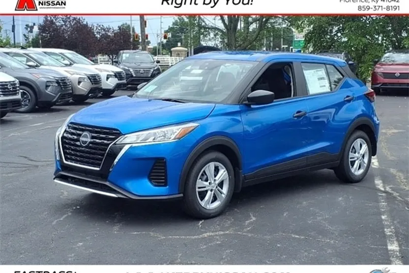 2025 Nissan Kicks Play S photo 1