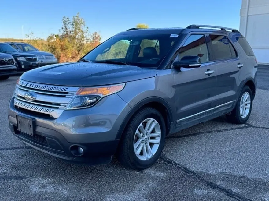 2013 Ford Explorer XLT photo 1