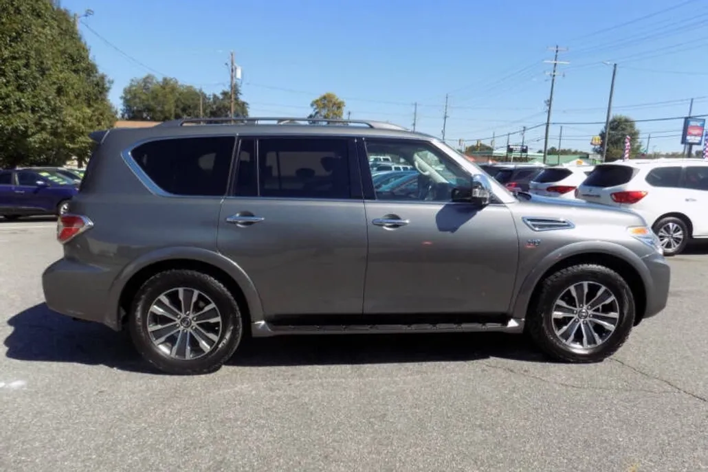 2018 Nissan Armada SL photo 1