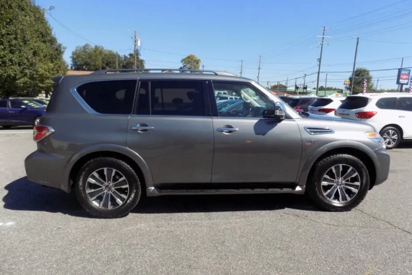 2018 Nissan Armada SL photo 1