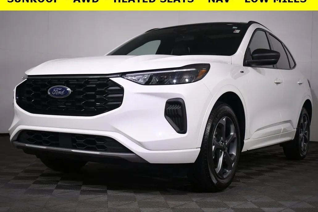 2024 Ford Escape ST-Line photo 1