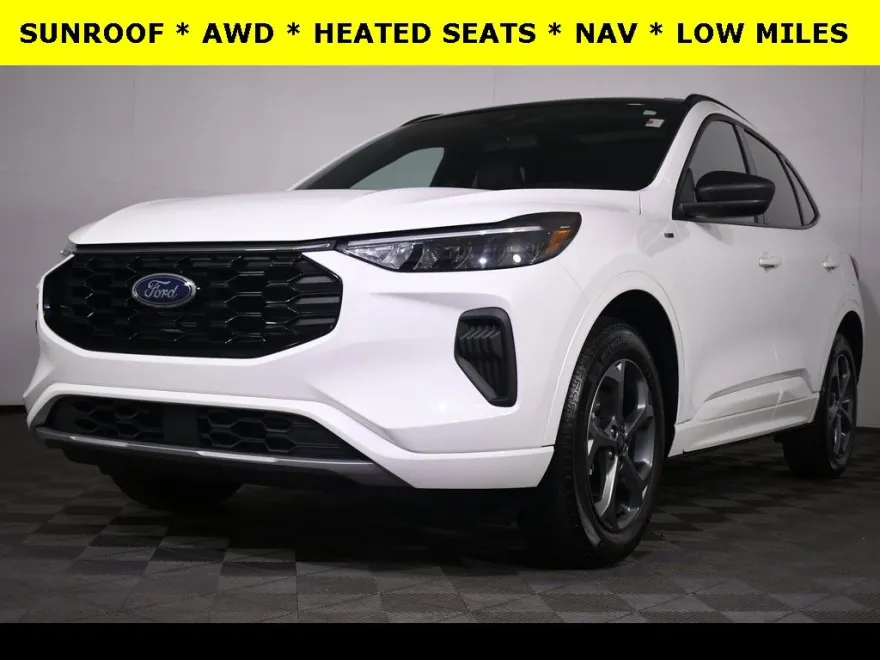 2024 Ford Escape ST-Line photo 1