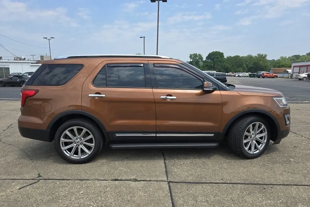 2017 Ford Explorer Limited photo 1