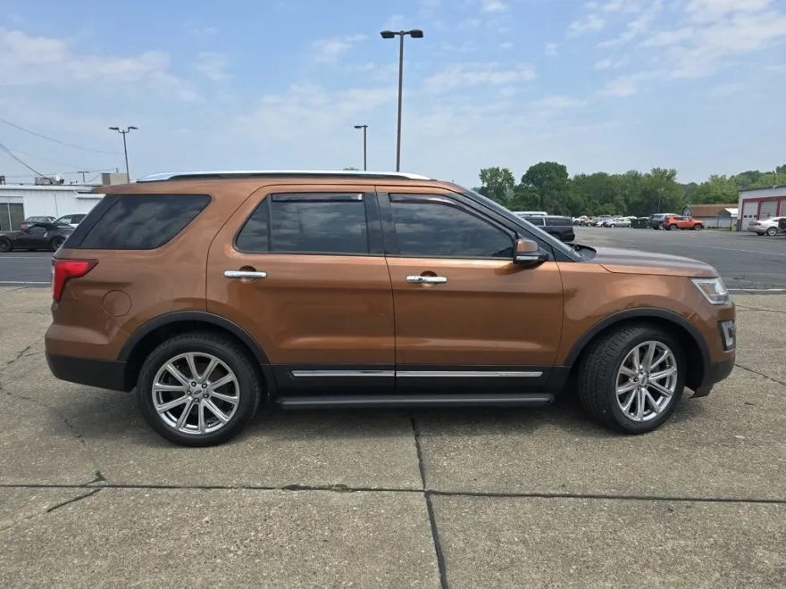 2017 Ford Explorer Limited photo 1