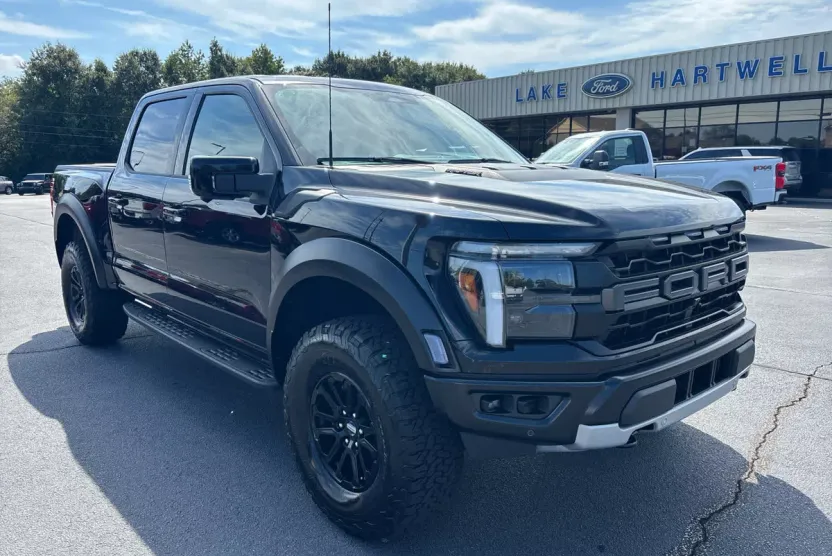 2025 Ford F-150 Raptor photo 1