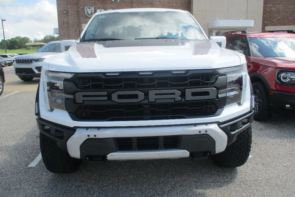 2025 Ford F-150 Raptor photo 1