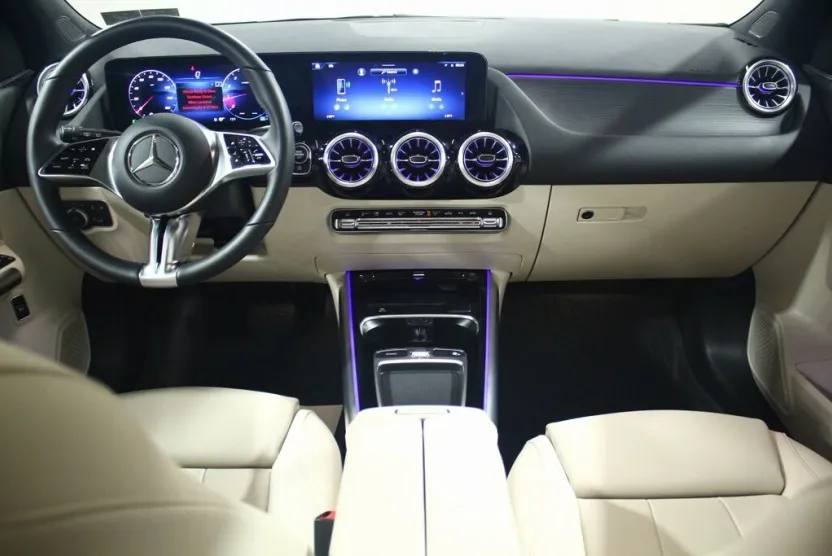 2025 Mercedes Benz GLA 250 4MATIC photo 1