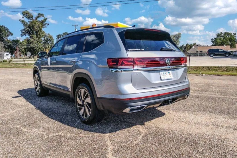 2024 Volkswagen Atlas SE Technology photo 1