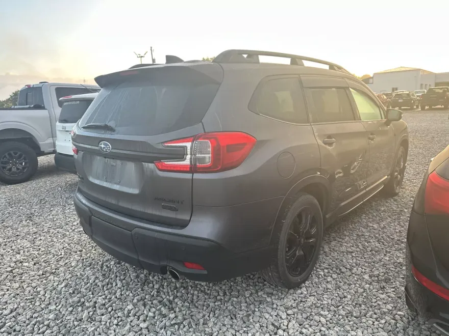 2023 Subaru Ascent Onyx Edition photo 1