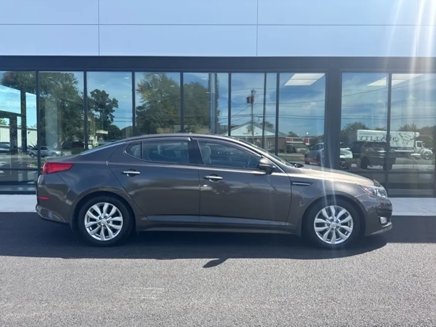 2015 Kia Optima EX photo 1