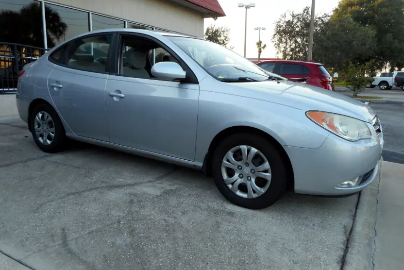 2009 Hyundai Elantra GLS photo 1