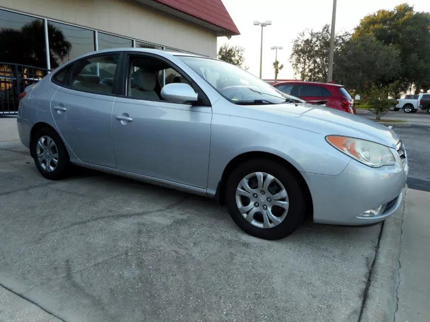 2009 Hyundai Elantra GLS photo 1