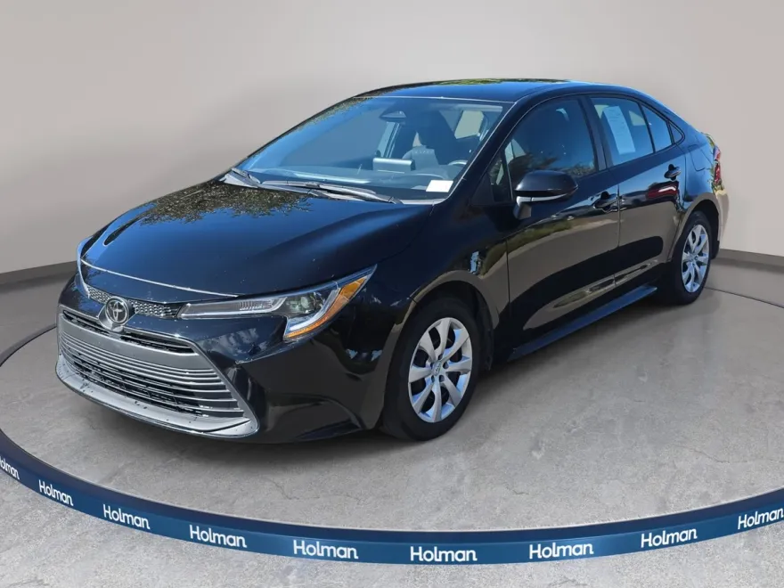2024 Toyota Corolla LE photo 1