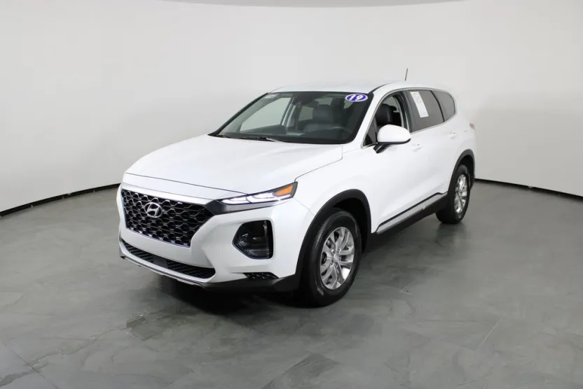 2019 Hyundai Santa Fe SE photo 1