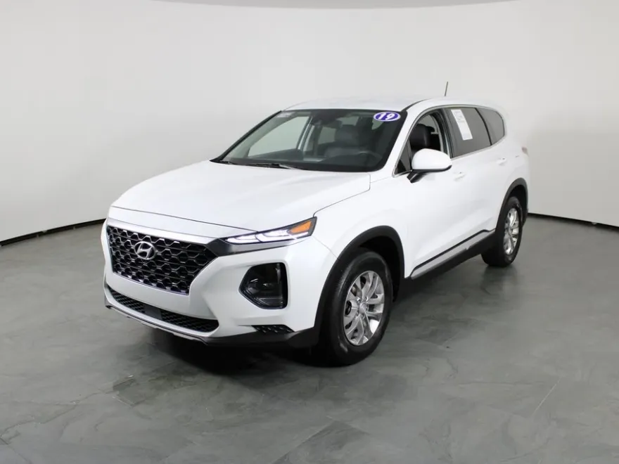 2019 Hyundai Santa Fe SE photo 1