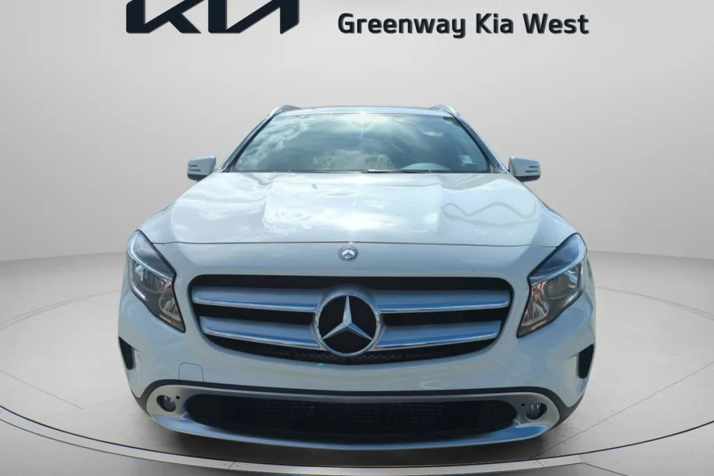 2017 Mercedes Benz GLA 250 photo 1