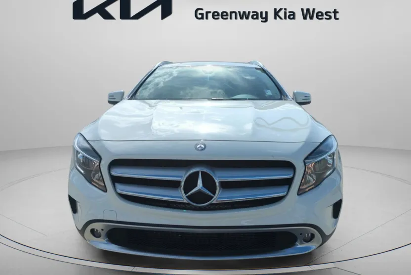 2017 Mercedes Benz GLA 250 photo 1