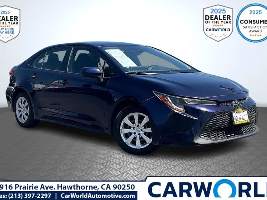 2020 Toyota Corolla LE photo 1