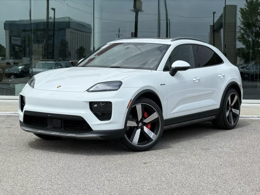 2025 Porsche Macan Electric photo 1