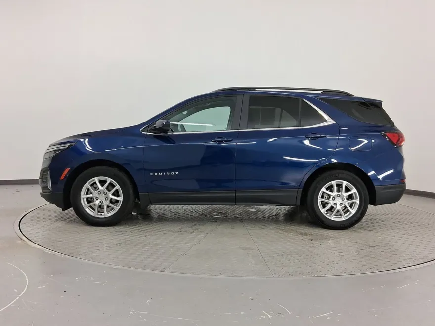 2023 Chevrolet Equinox LT photo 1