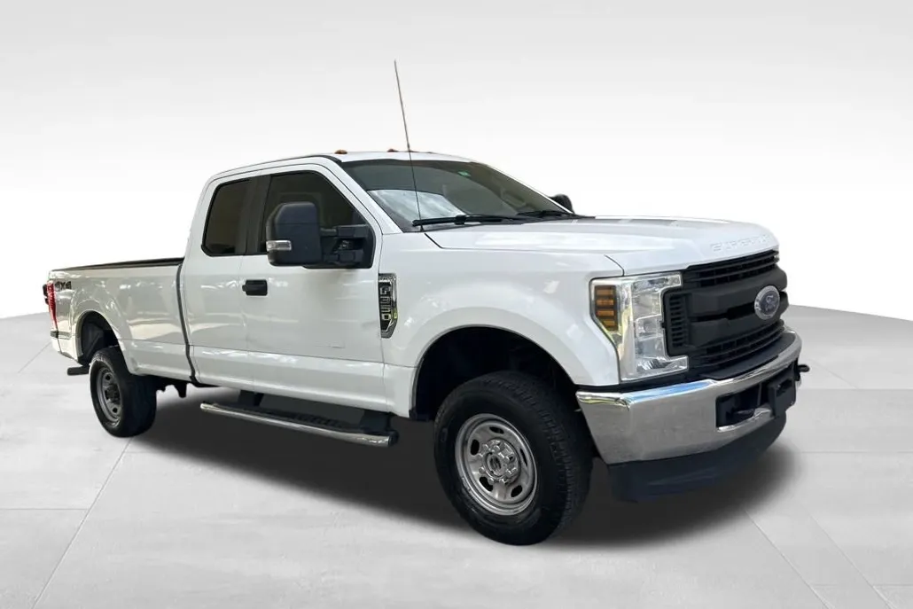 2019 Ford F-350 XL photo 1