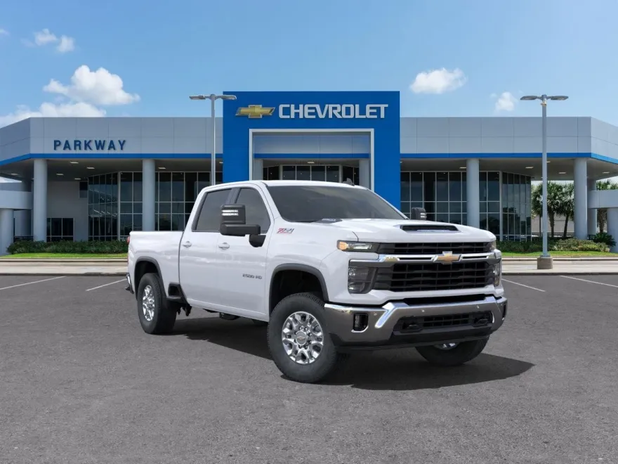 2025 Chevrolet Silverado LT photo 1