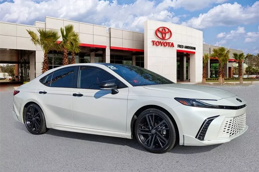 2025 Toyota Camry XSE photo 1